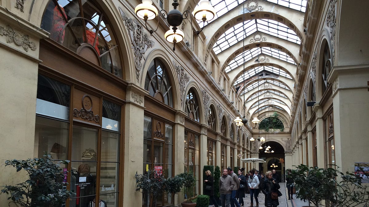 アート・デザイン・音楽 Walter Benjamin Paris Arcades / Passagen Amazon.co.jp: Walter Benjamin: Paris Arcades / Pariser Passagen