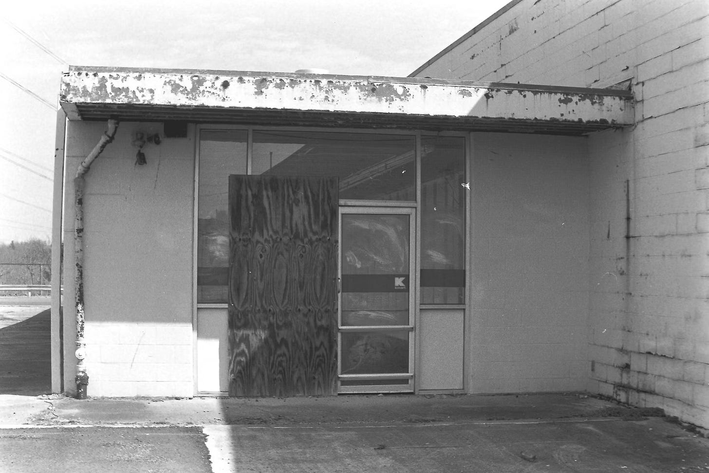 Closed down store