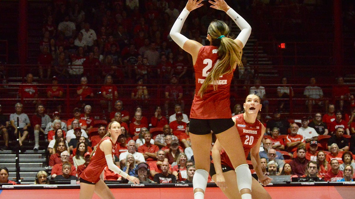 4 thoughts from Wisconsin volleyball’s win at No. 19 Texas A&M