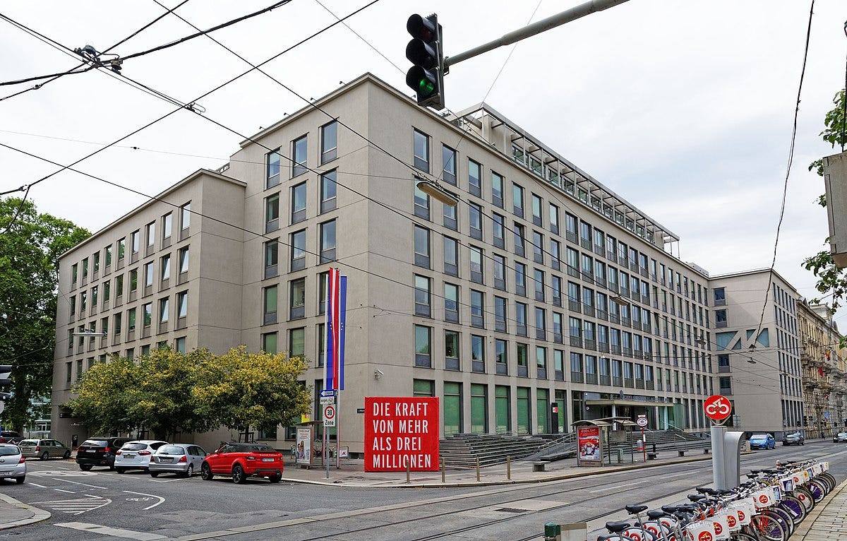 File:Arbeiterkammer 21796 in A-1040 Wien.jpg - Wikimedia Commons