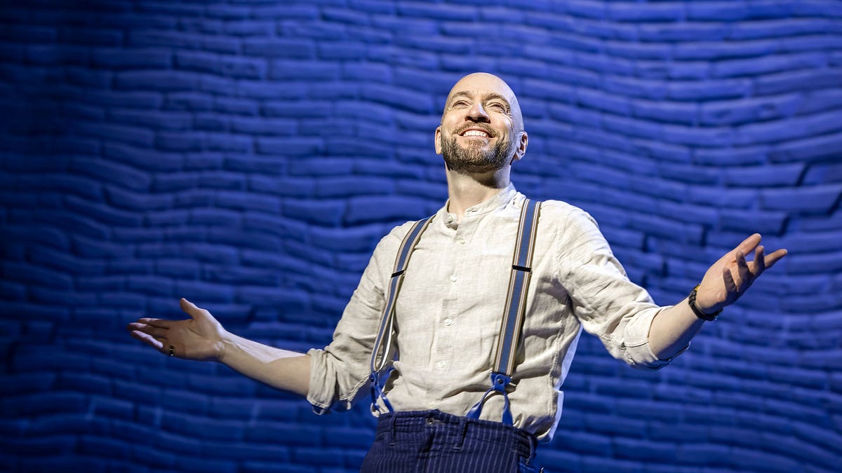 Derren Brown Brings Only Human Show to London's Apollo Theatre