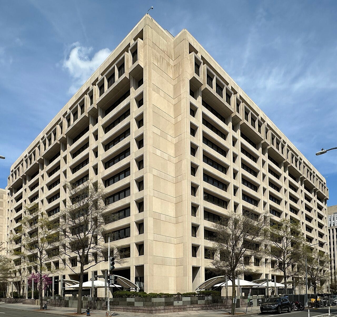 The headquarters of the International Monetary Fund at 700 19th Street, Washington DC