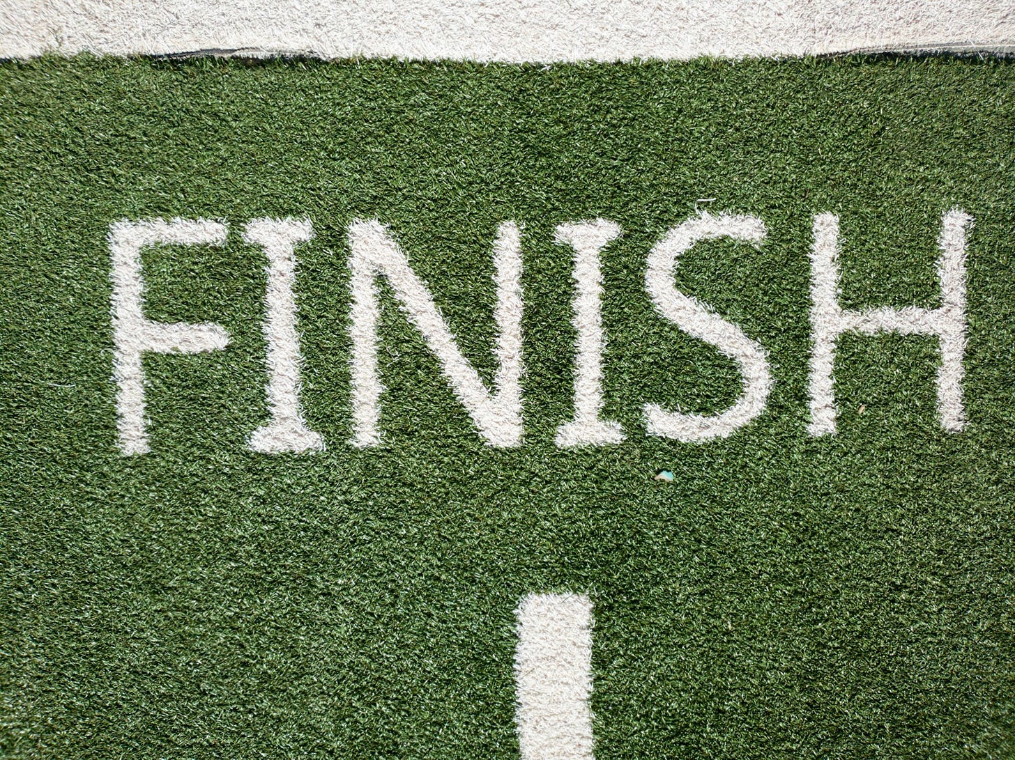 Finish on a turf