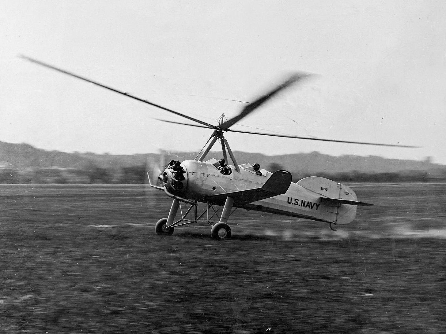 Pitcairn XOP-1 autogyro taking off in June 1931.jpg