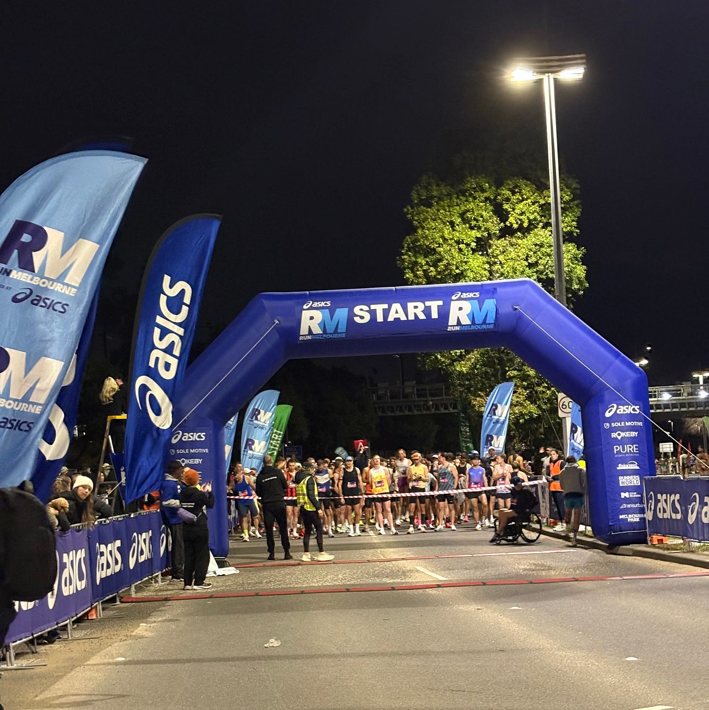 Run Melbourne Half Marathon: Pre-dawn race start.