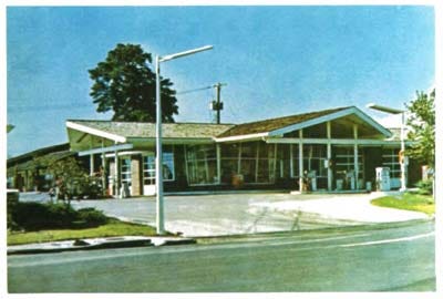 Ranch-style Phillips 66 station Ranch-style Phillips 66 station