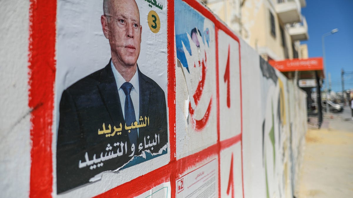 What Tunisia Teaches the United States About Democracy