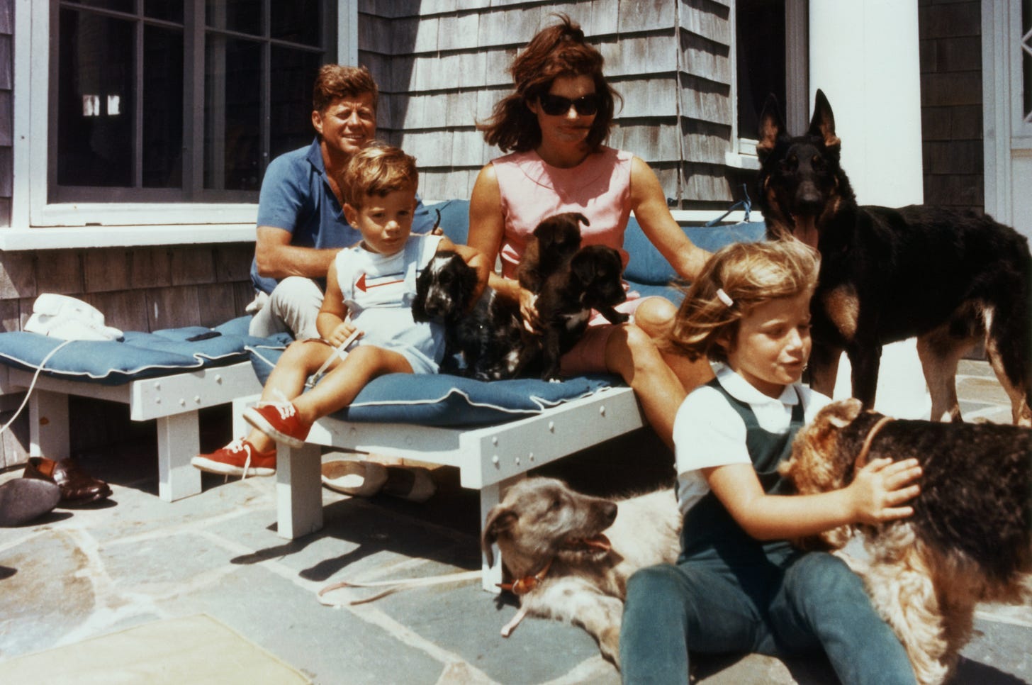 20 Photos of U.S. Presidents With Their Dogs That Will Make You Smile -  Newsweek