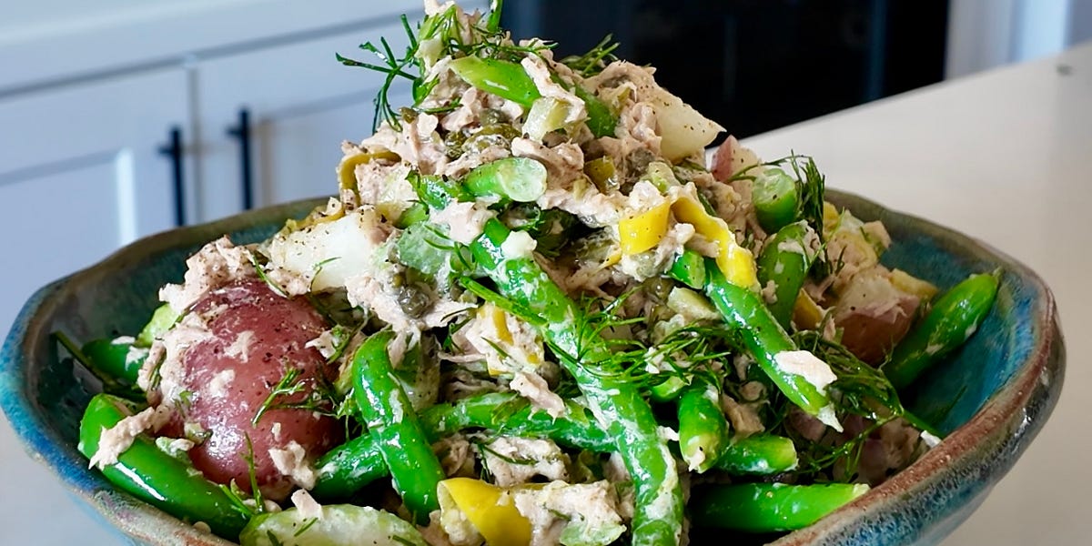 Tuna, green bean & potato salad with lots of dill & pickle-y things 