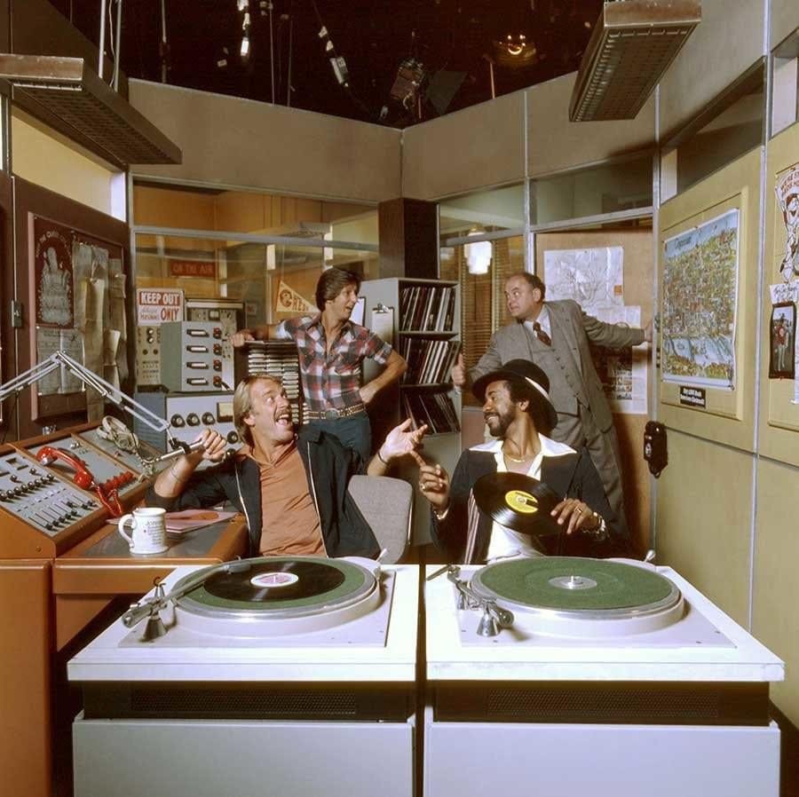 Andy Travis, Arthor Carlson, Johnny Fever, and Venis Flytrap in the studio set of WKRP in Cincinnati Andy Travis, Arthor Carlson, Johnny Fever, and Venis Flytrap in the studio set of WKRP in Cincinnati