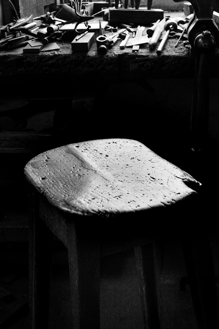Focus and mood from levels of contrast in the workshop