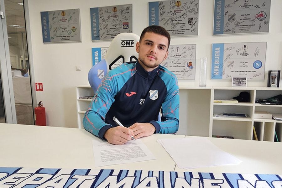 Lindon Selahi signs a new contract with Rijeka.