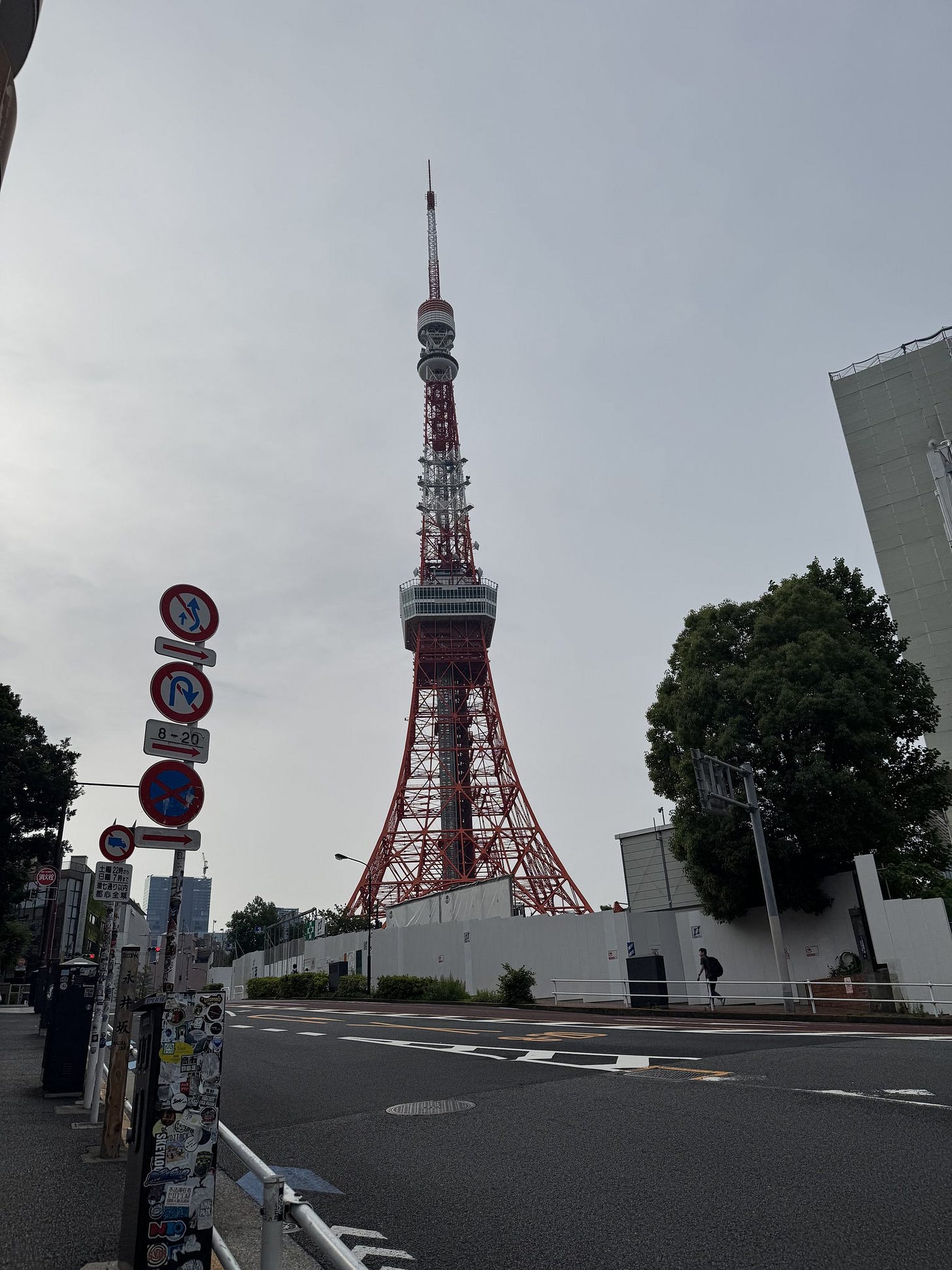会場へ向かう途中、遠くから眺めた東京タワー 会場へ向かう途中、遠くから眺めた東京タワー
