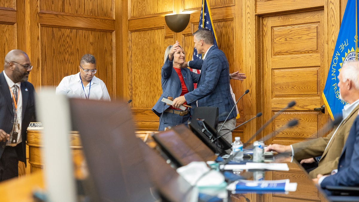 Erickson promises to unite, 'challenge' Sioux Falls as city's 33rd mayor