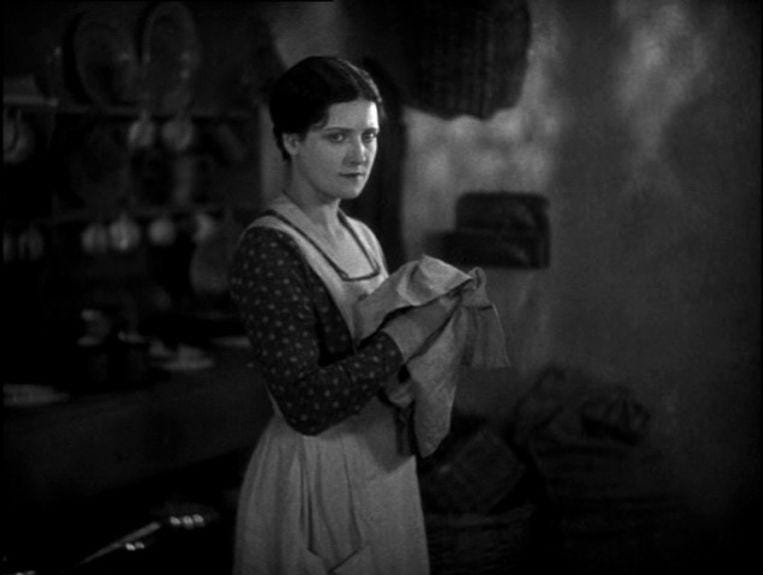 A person holding a towel

Description automatically generated