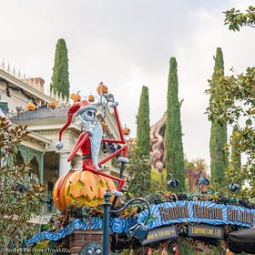 Celebrate the Most Festive Time of the Year at Your Favorite Theme Park!