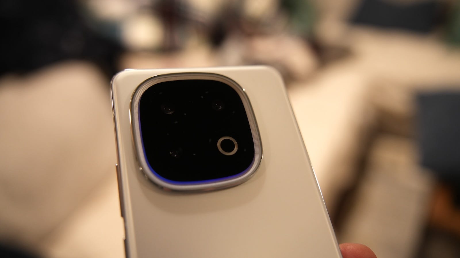 iQOO 13 review: Qualcomm landed here first - Mobile with M@