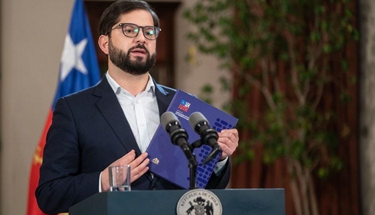 Chile | Boric recibió la propuesta de la nueva Constitución y convocó al  plebiscito del 4 de septiembre - NODAL