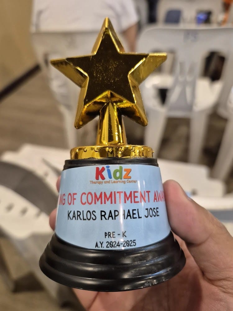 The King of Commitment Award that Rafa received The King of Commitment Award that Rafa received