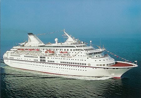 Royal Majesty - Norwegian Majesty - Cruise Ship Postcards Royal Majesty - Norwegian Majesty - Cruise Ship Postcards