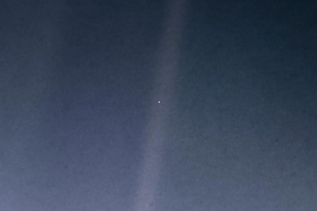 AstroAlert: NASA remasters the 'Pale Blue Dot" photo of Earth - Lowell  Observatory