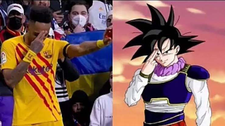 Aubameyang celebrando un gol como Son Goku