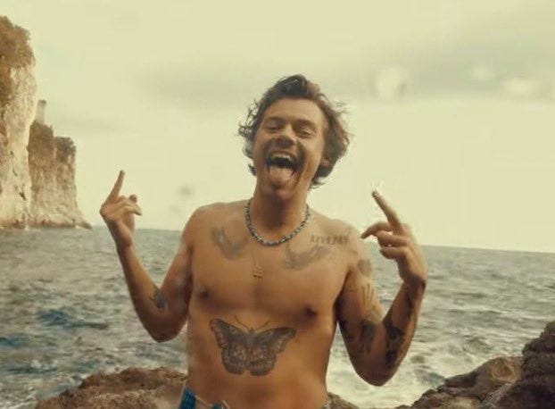 lauren on Twitter: "harry styles giving the finger: a thread  https://t.co/VGTSa9tSL1" / Twitter