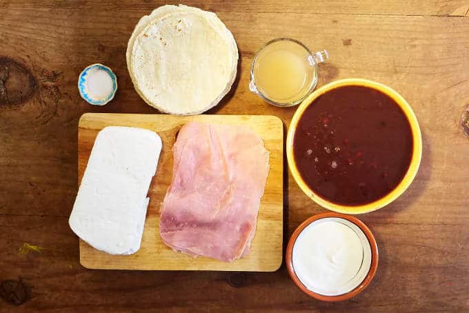 Ingredients to make enchiladas with bean sauce, enfrijoladas