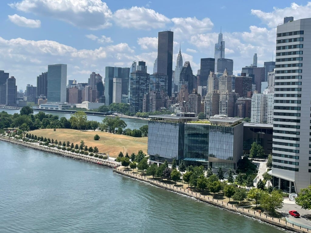Roosevelt island and midtown from 59th street bridge