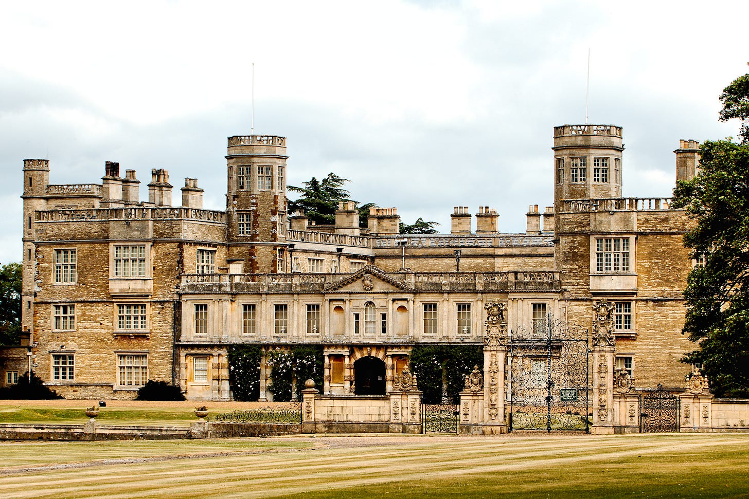 BRITAIN ON PAGE AND SCREEN: WHERE WAS THE REAL MANSFIELD PARK? THE CASE FOR NORTHAMPTONSHIRE BRITAIN ON PAGE AND SCREEN: WHERE WAS THE REAL MANSFIELD PARK? THE CASE FOR NORTHAMPTONSHIRE