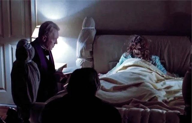 Quadro da versão cinematográfica de O Exorcista. Quadro da versão cinematográfica de O Exorcista.