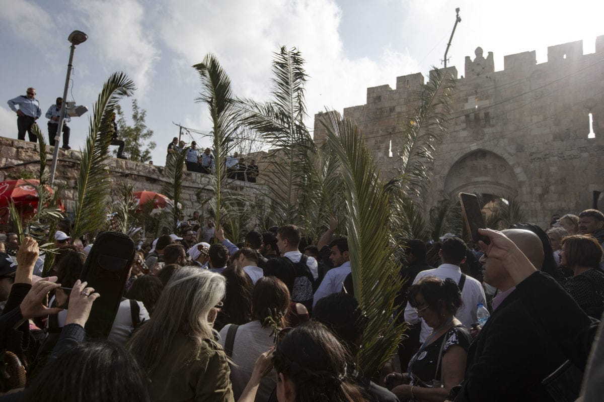 Israel bans Gaza Christians from going to Jerusalem, Bethlehem for Easter –  Middle East Monitor