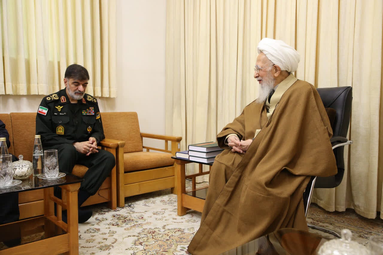 Ayatollah Javadi Amoli Says Public Presence Is Key to Divine Victory, Urges Officials to Serve with Sincerity Ayatollah Javadi Amoli Says Public Presence Is Key to Divine Victory, Urges Officials to Serve with Sincerity