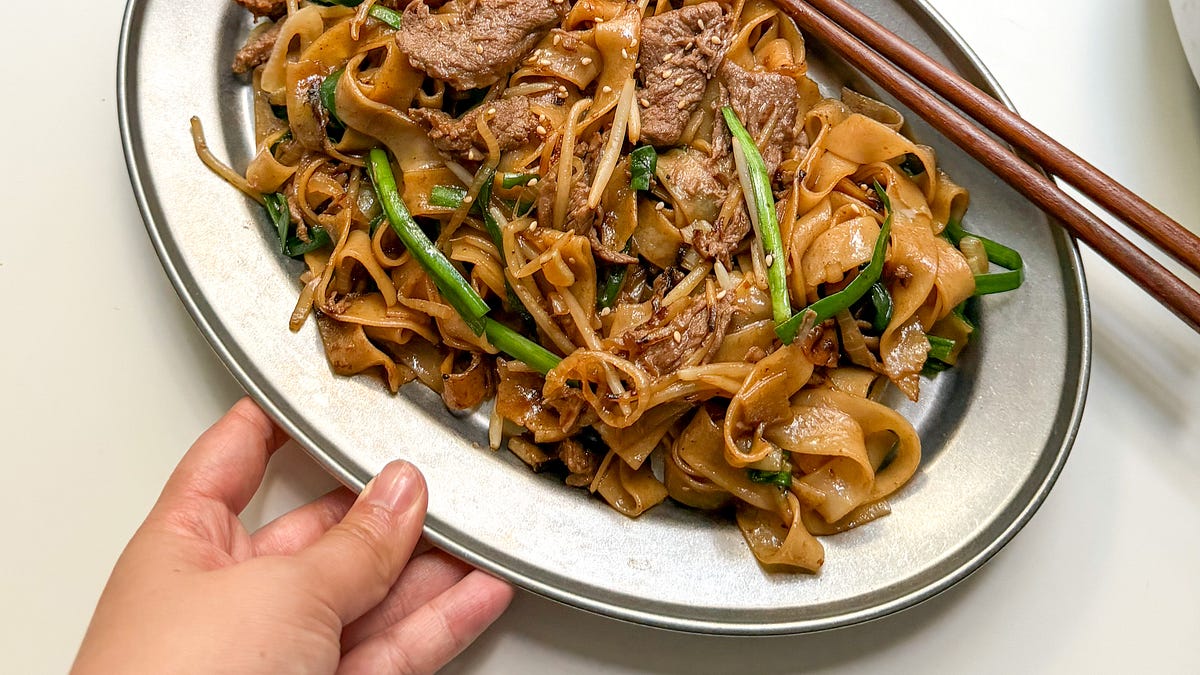 Making a Better Plate of Beef Chow Fun at Home - Chill Crisp