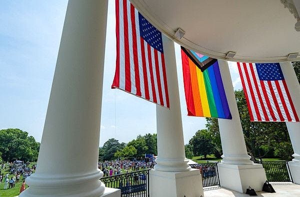 A Casa Branca sedia uma celebração do Orgulho LGBTQIA+ no sábado, 10 de junho de 2023, no gramado sul da Casa Branca. (Foto oficial da Casa Branca por Carlos Fyfe)