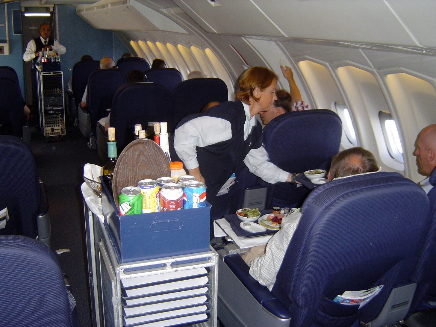 Airline service trolley - Wikipedia Airline service trolley - Wikipedia