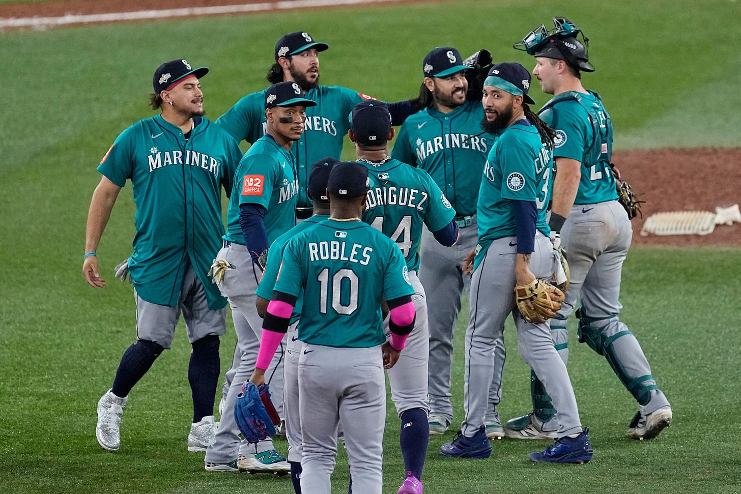 Seattle Mariners take ALCS Game 1 with 3-1 road win over Toronto Blue Jays  | CNN