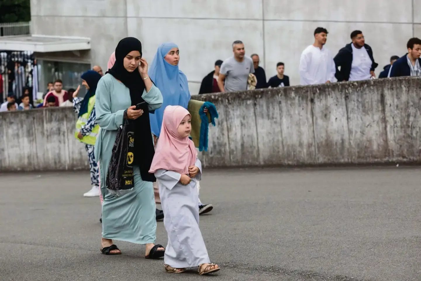Qualifier sans agir : l’impuissance des services secrets belges face à la menace frériste