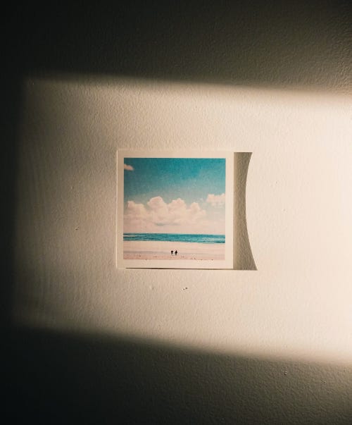 foto polaroid de una playa