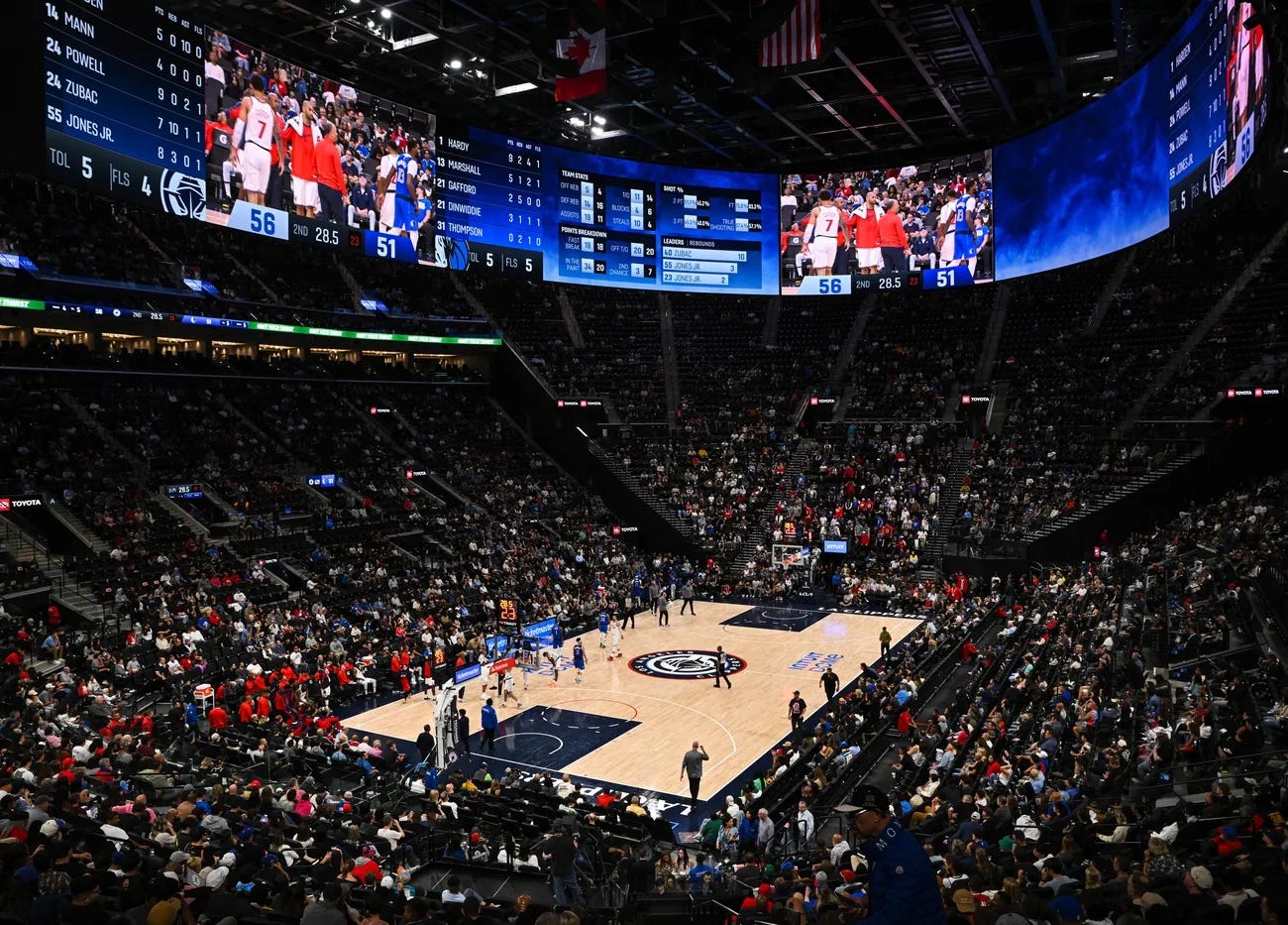 Clippers fans blessed with new arena, victory as Intuit Dome opens