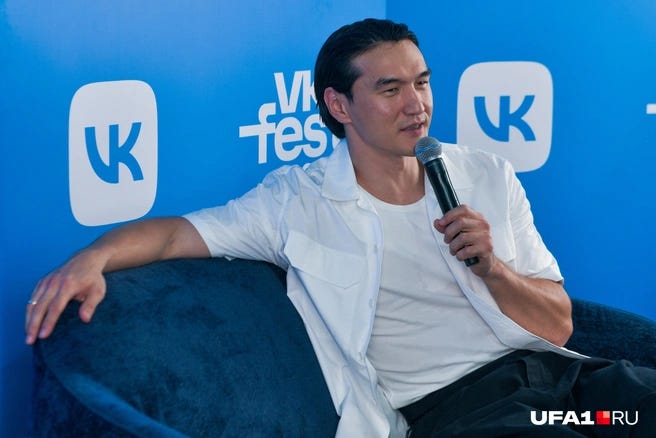 Кто такой Нурлан Сабуров: биография, карьера в стендапе и ЧБД, главные  скандалы и претензии - 6 февраля 2026 | 93.ру