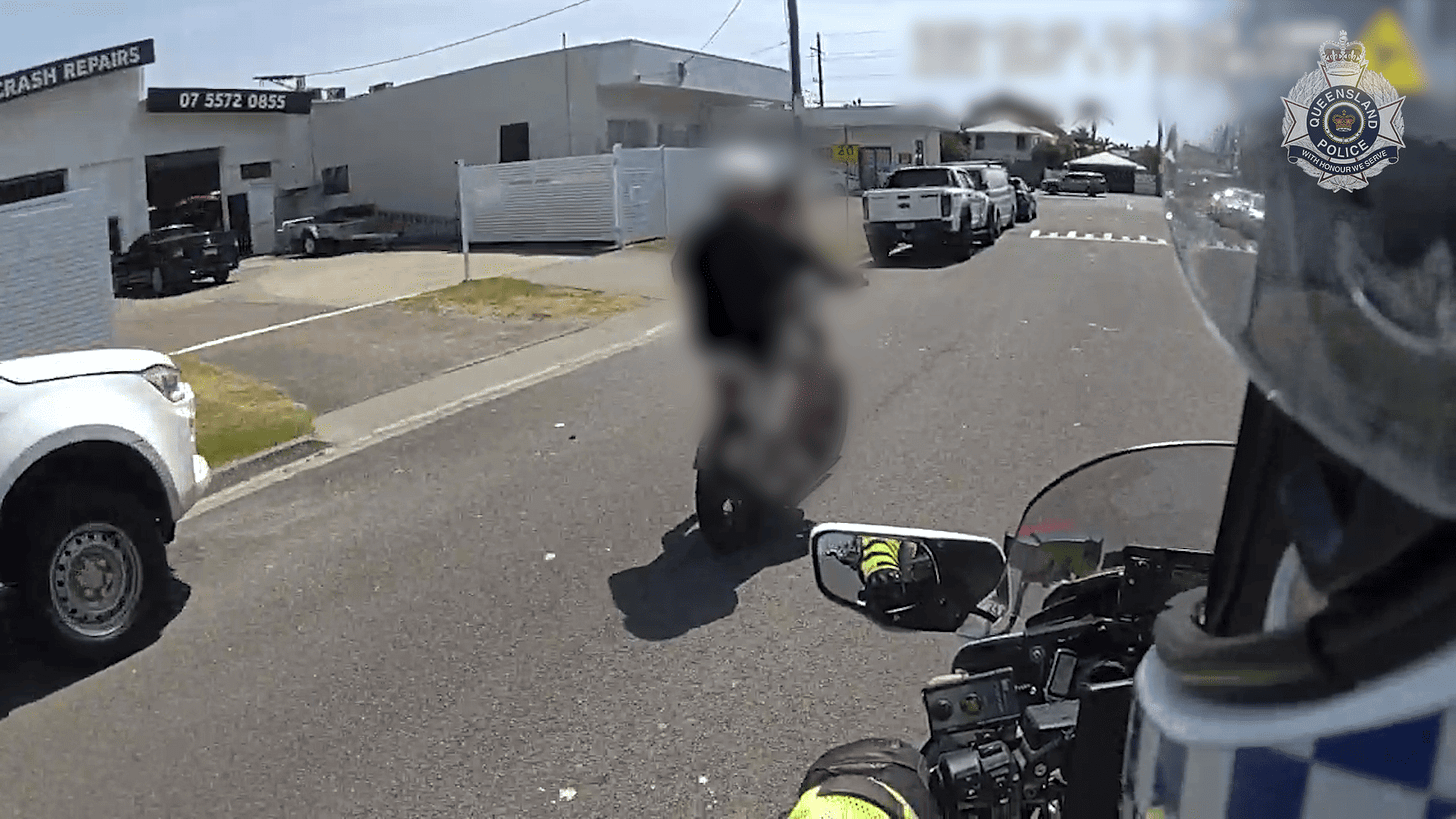 Police in pursuit of an eBike rider Police in pursuit of an eBike rider