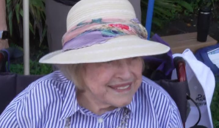 100 Year Old No Kings Protester Shows Up In Trump’s Back Yard To Protect Democracy