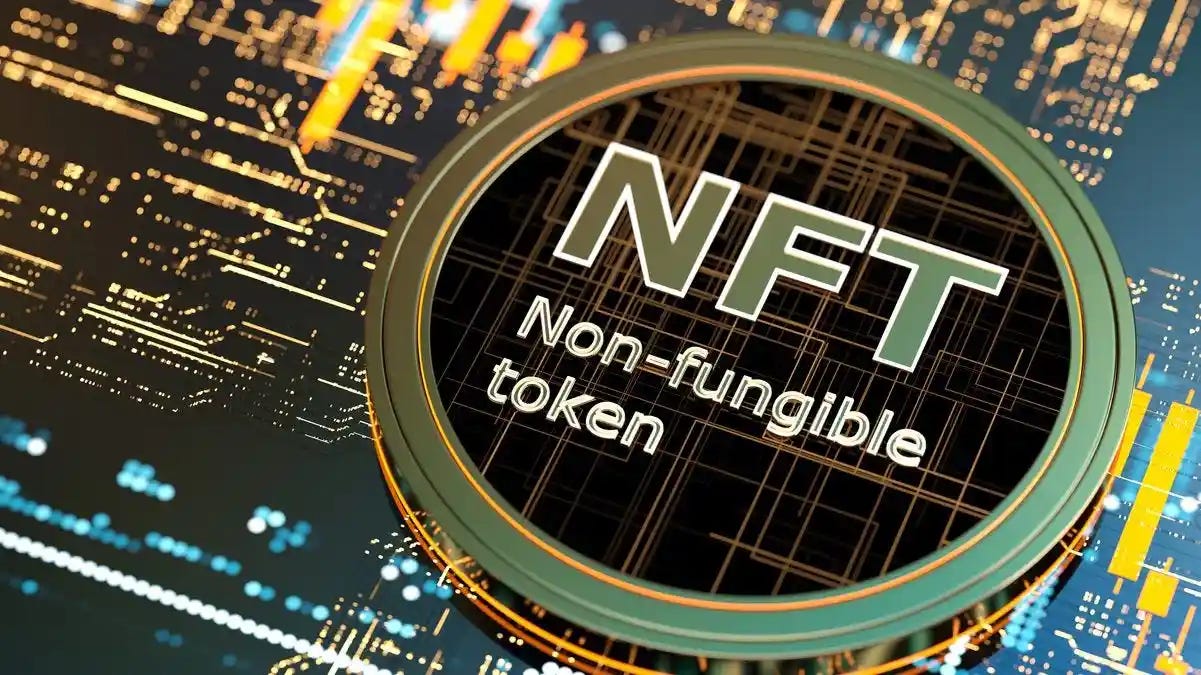 Circuitos integrados con el texto Non-Fungible Tokens escrito en él