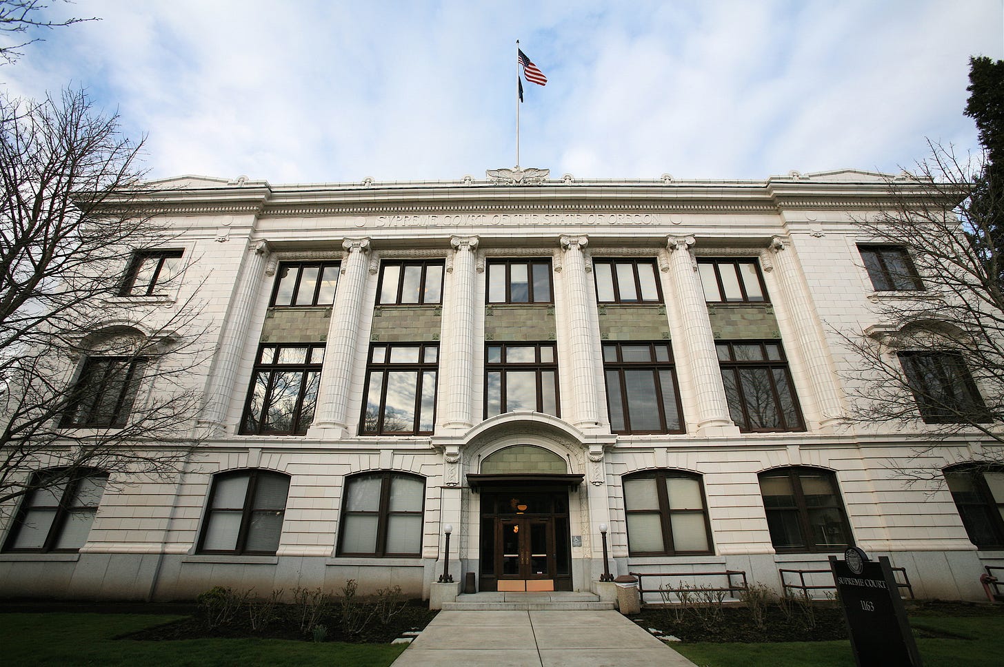 File:OregonSupremeCourtBldg