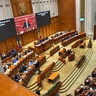 PSD, PNL, USR, AUR și UDMR nu se iubesc, dar votează împreună când interesul politic e comun. Adevărata coaliție din Parlament se numește „interesul de moment”