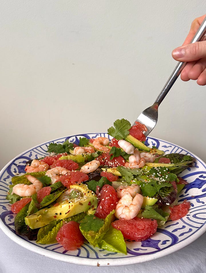 prawn and grapefruit salad ingredients and platefull