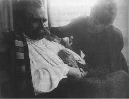 Sacrificium Intellectus - Nietzsche with his sister, Elisabeth. “What makes  one heroic? Going out to meet at the same time one's highest suffering and  one's highest hope.” "Cosa rende eroici? Muovere incontro