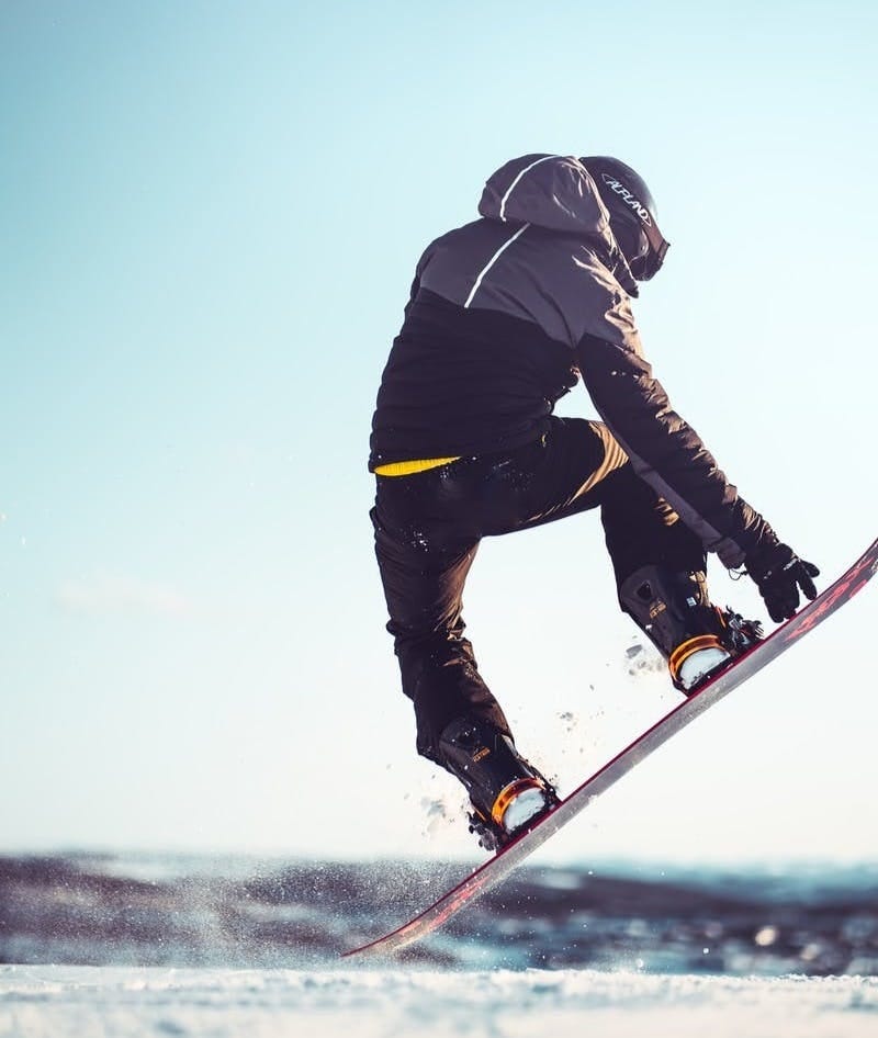 Snowboarder