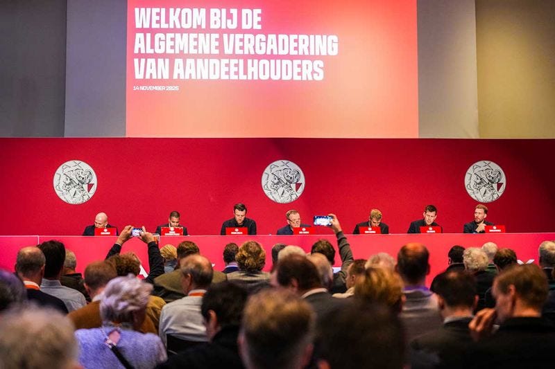 Ajax zoekt eerst technisch directeur en onderzoekt eigen bestuursmodel